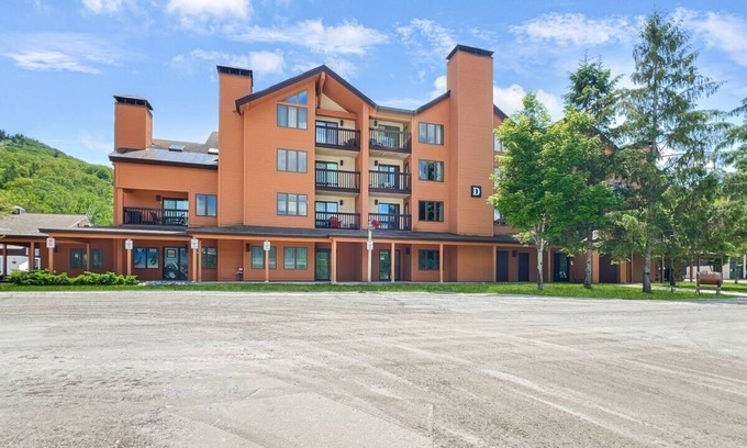 Killington Condo | PicoVillageResort D209 - Amazing 1-bedroom ski in ski out great views