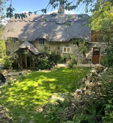 Gillingham House | Picture Postcard Dorset Cottage sleeps up to 6