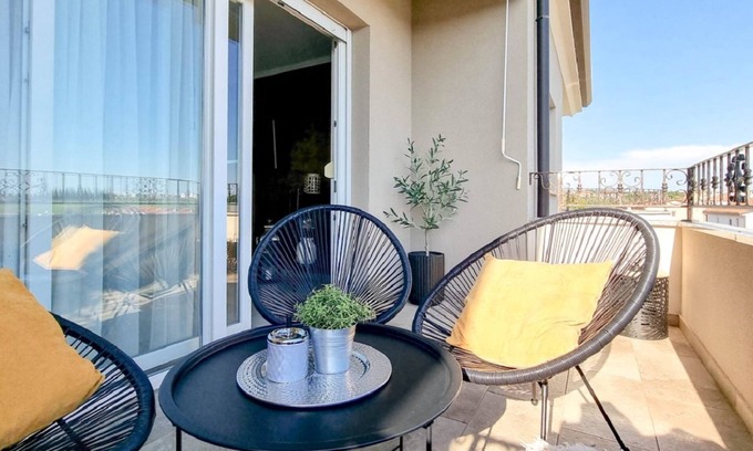 Novigrad Apartment | Picturesque flat on two floors with modern interior design