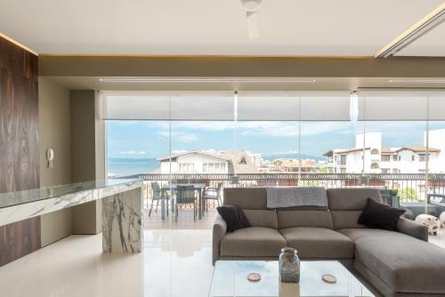 Romantic Zone Apartment | Pier 57-601 - Chic 1 bed 2 bath Best Ocean Views Zona Roman