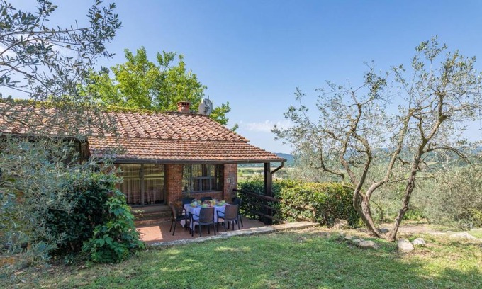 Pieve a Presciano Villa | Pieve A Presciano Villa Sleeps 6 with Pool