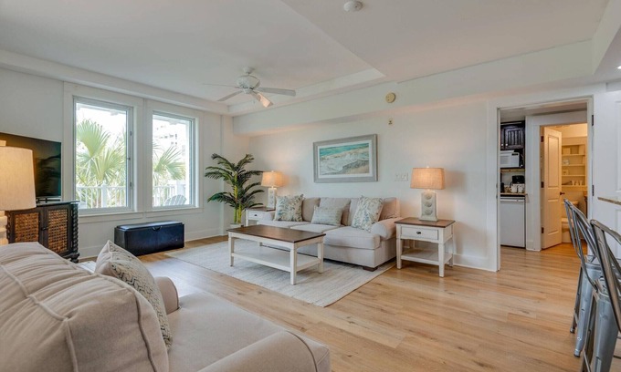 Baytowne Wharf Condo | Pilot House Village One-Bedroom Retreat - Intimate Luxury with Pool Deck Views at Sandestin Golf and Beach Resort!