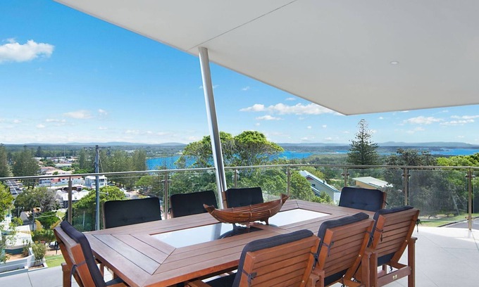 Yamba Apartment | Pilotage 4 | Best sunset views in town