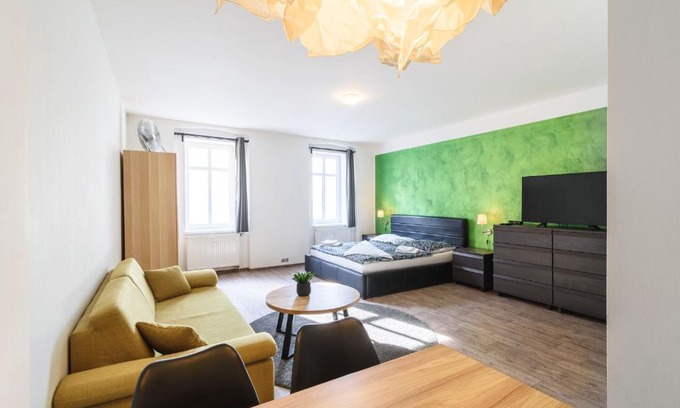 Pilsen Apartment | Pilsner Apartments