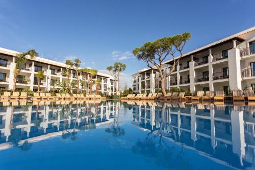 Olhos D'Agua Hotel | Pine Cliffs Gardens