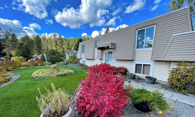 Spokane House | PINE RIVER HOME 5BD, SPA, THEATER, Near UNIVERSITY, WANDERMERE GOLF, GREEN BLUFF
