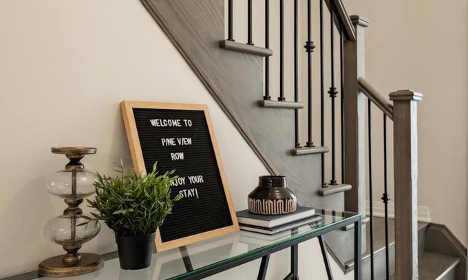 Orangeville Villa | Pine View Row: Luxurious Designer Townhome