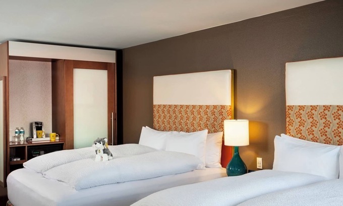 University District Hotel | Pineapple Queen Sanctuary w/Shower, Near UW Campus, 2 Family Ready Rooms