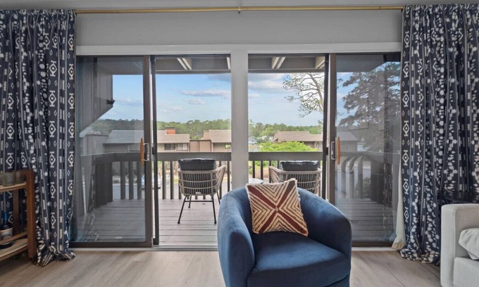 Pinehurst Apartment | Pinehurst - Lakeview 2BR w/pool