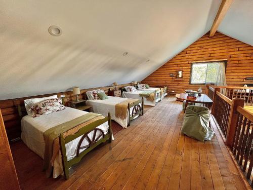 Orderville House | Pinyon Ridge Ranch Near Zion NP Hot Tub Pets OK