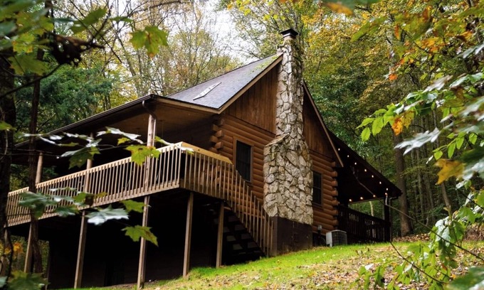 South Bloomingville Cabin | Pioneer - Hosted by The Chalets