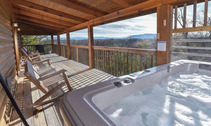 Sevierville Cabin | Pioneer Place - Arcade Games, Mountain Views, Hot Tub