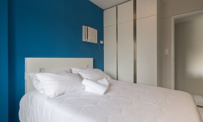 Boa Viagem Apartment | PIP201 Pleasant flat with balcony in Boa Viagem, near Shopping Recife, for up to four people