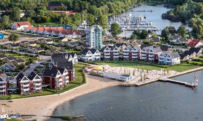 Muritz Apartment | Pirate 1200 K - license-free houseboat - KUHNLE-TOURS Hafendorf Müritz