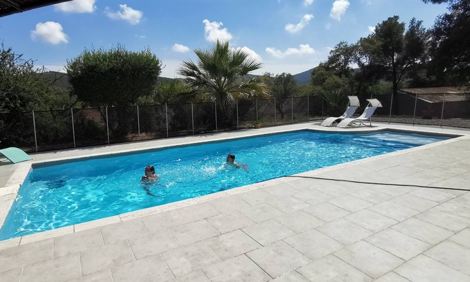 Hyeres Villa | Piscine Gîtes bas de Villa Dans mas Provençal