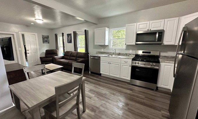 Oneonta Apartment | Pitcher's Paradise Apt 1 All Star Baseball Rentals