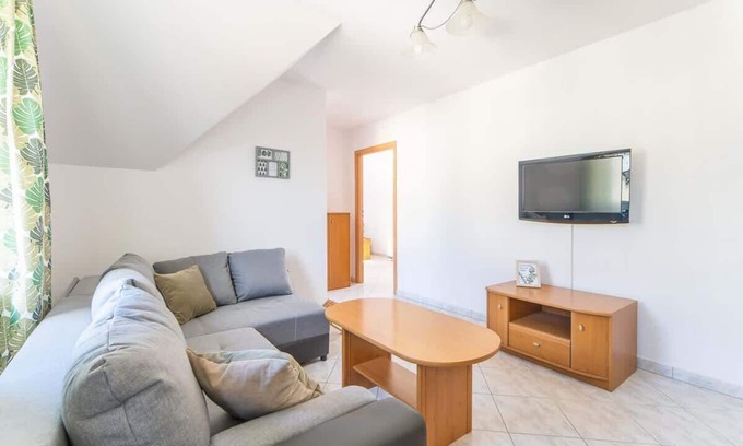 Miedzyzdroje Apartment | Pl. Neptuna 6 | Comfortable Apartment | Desk