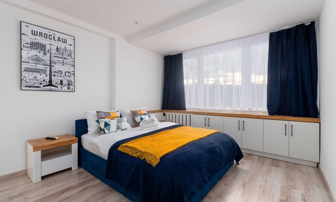 Srodmiescie Apartment | Plac Grunwaldzki Inviting Apartment