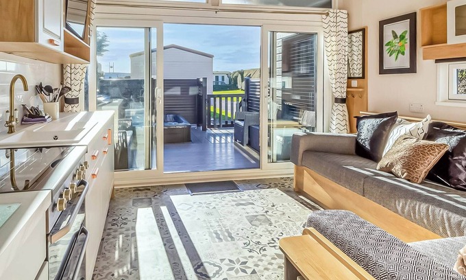 Ayr Cottage | Pladda Pod with Hot Tub