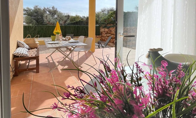 Bandol Apartment | Plage du Capelan | Parking | Private entrance and garden | Air-conditioned | Peace and quiet guaranteed