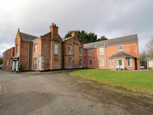 Saint Asaph House | Plas Coch