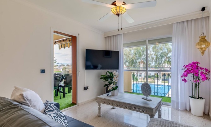 Torremolinos Apartment | Playa Álamos - Paraiso