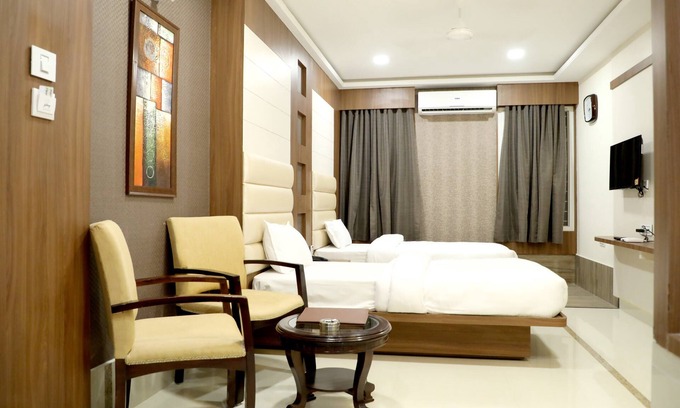 Jabalpur Hotel | Playotel Inn Anmol Classic