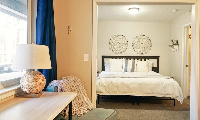 Tahoe Valley Hotel | Playpark Lodge Unit 9 Masterking Suite