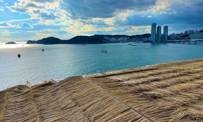 Yeongdo Apartment | Pleasant 2-bedroom apartment with AC in bustling Busan