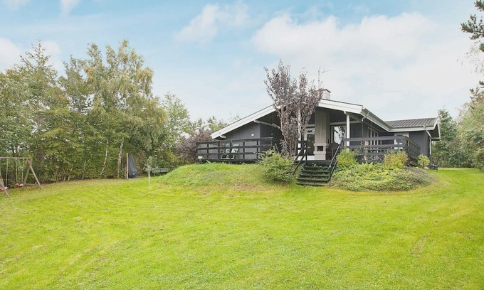 Bønnerup Strand House | Pleasing Holiday Home in Glesborg with Terrace