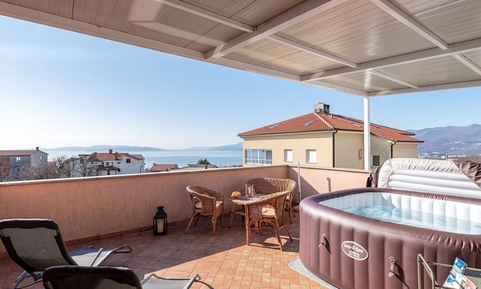 Bezjaki Apartment | Plush Apartment in Rijeka with Hot Tub and near the Sea