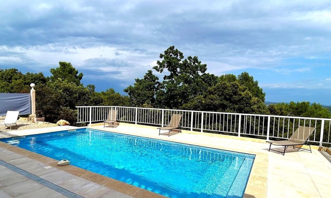Le Cannet-des-Maures Villa | Plush Villa in Le Cannet-des-Maures with Private Pool