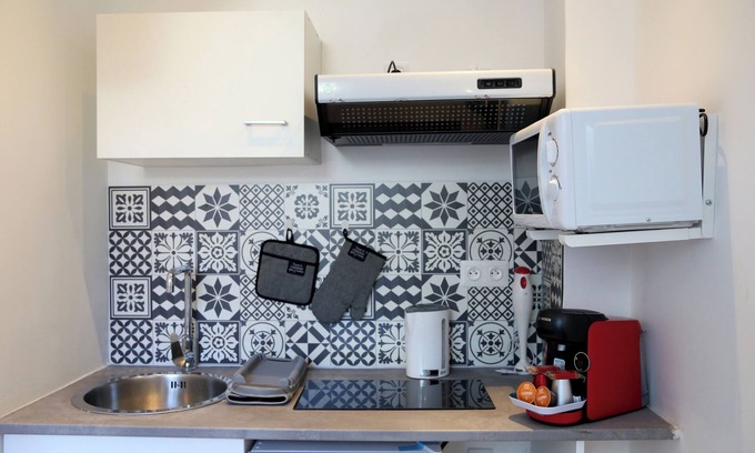 Saint-Quentin Apartment | PLUTON 's near the gare station and markets