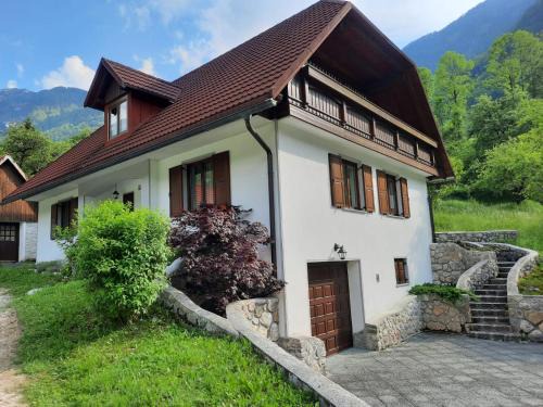 Bovec Apartment | Počitniško stanovanje PLANJA