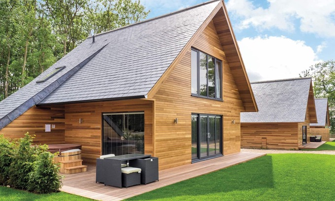 Pocklington Ski Chalet | Pocklington Deluxe Lodge