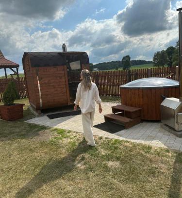 Miłomłyn Villa | Pod skrzydłami