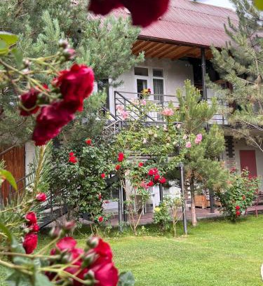 Cholpon-Ata House | Podsolnukhi Guest House