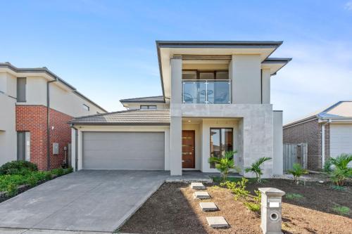 Point Cook House | Point Cook's Spacious and Comfy 4BR/3BA Haven!