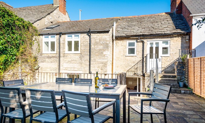 Swanage Cottage | POLLY'S FOLLY, family friendly, country holiday cottage in Swanage