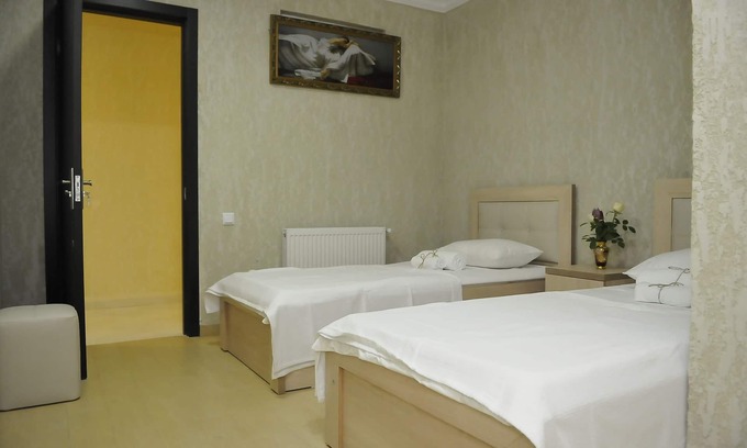 Kutaisi House | Pomegranate - Double/Twin Room 3