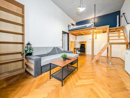 Srodmiescie Apartment | Pomorska Cosy Studio with Mezzanine by BookingHost