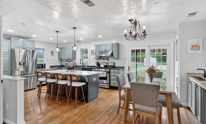 Port Jervis House | Pond-Front Retreat Near Appalachian Trail