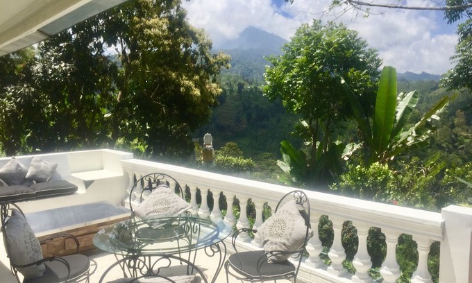 Batunya Villa | Pondok Plantation Amazing Mountain View Escape