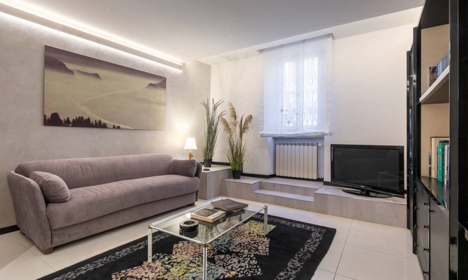San Lorenzo Apartment | Ponte Rosso Modern in Florence