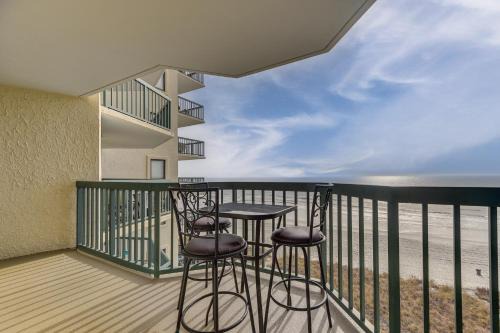 Ocean Drive Apartment | Pool and Hot Tub Access at Oceanfront Resort Condo!