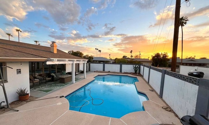 Rural-Geneva House | Pool paradise near ASU campus and Scottsdale