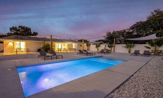 Sarasota Condo | Poolhouse 1/1, 4 min from Siesta