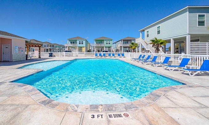 Rockport Cottage | Poolside Paradise w/King Suite - Beach and Boat Ramps Just a Few Minutes Away
