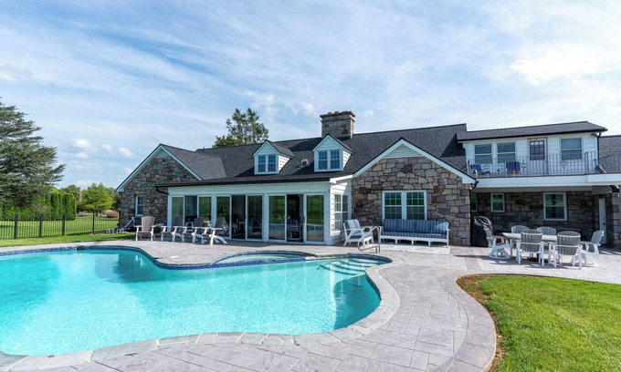 Honey Brook House | Poolside Villa among farmland views