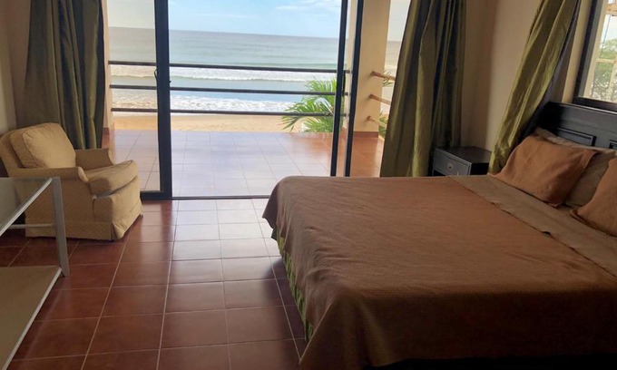 Popoyo House | POPOYO BEACHFRONT 2PERS. ROOM - OCEANVIEW AND SURF